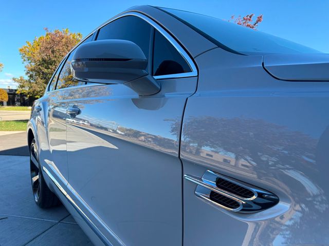 2019 Bentley Bentayga V8 AWD - 22936152 - 21