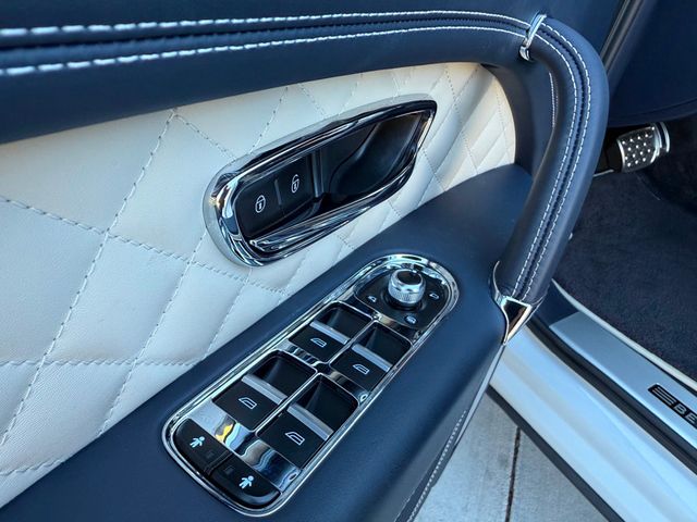 2019 Bentley Bentayga V8 AWD - 22936152 - 28