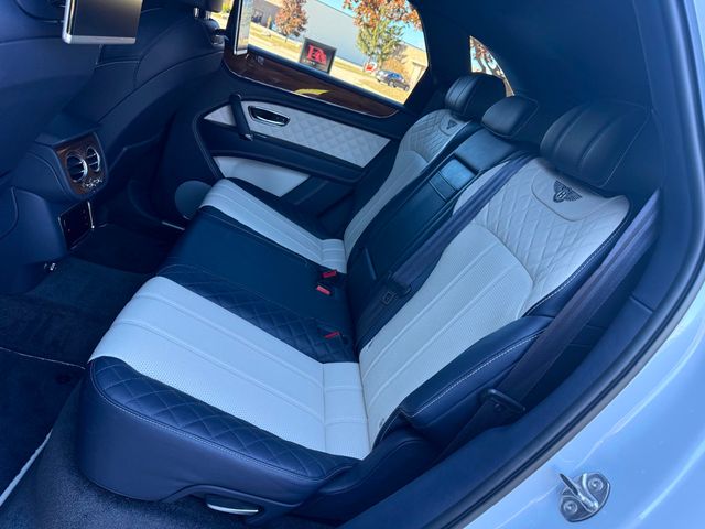 2019 Bentley Bentayga V8 AWD - 22936152 - 31