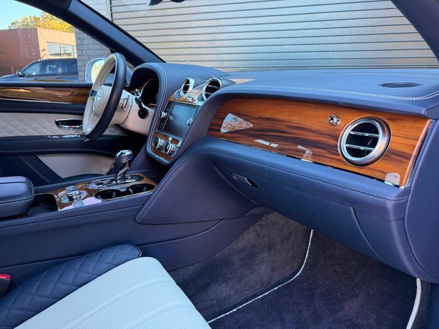 2019 Bentley Bentayga V8 AWD - 22936152 - 39