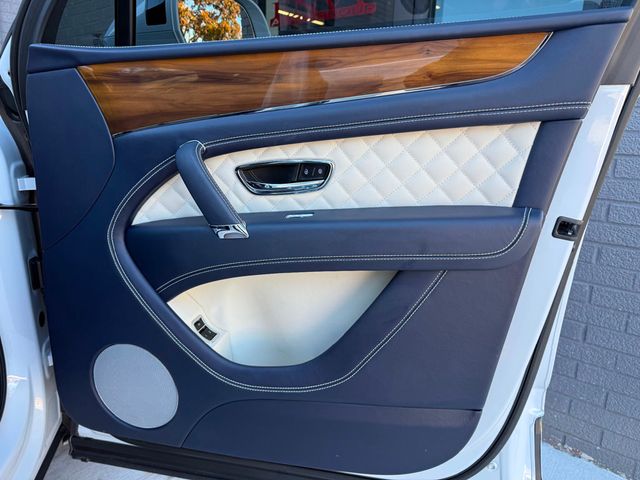 2019 Bentley Bentayga V8 AWD - 22936152 - 41