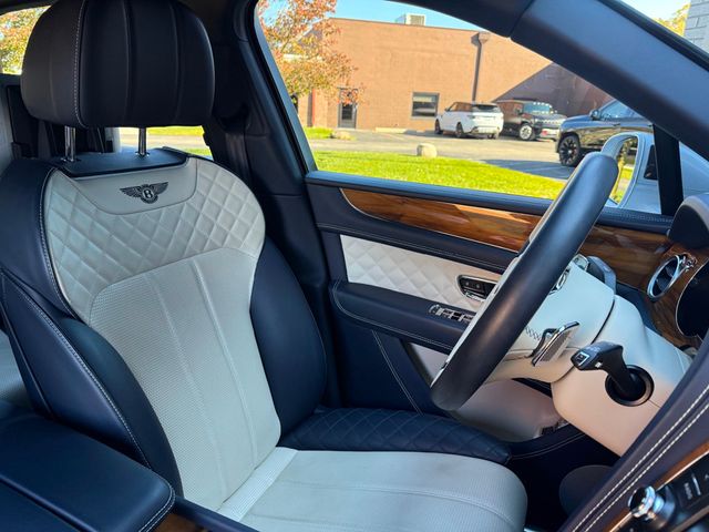 2019 Bentley Bentayga V8 AWD - 22936152 - 42