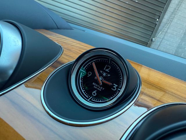2019 Bentley Bentayga V8 AWD - 22936152 - 43