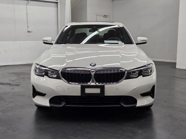 2019 BMW 3 Series 330i - 22929939 - 4