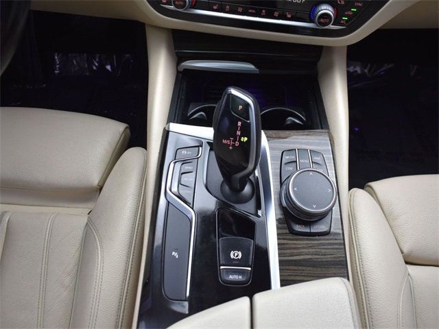 2019 BMW 5 Series 540i - 22788152 - 14