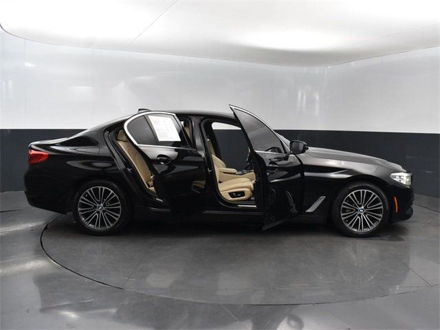 2019 BMW 5 Series 540i - 22788152 - 31