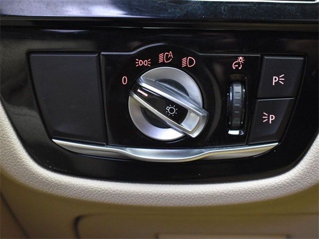 2019 BMW 5 Series 540i - 22788152 - 5