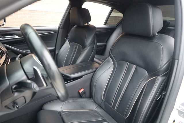 2019 BMW 5 Series M550i xDrive - 22935961 - 9
