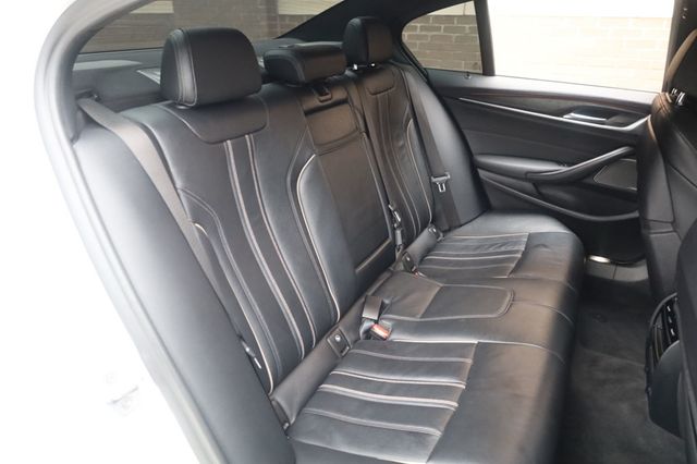 2019 BMW 5 Series M550i xDrive - 22935961 - 16