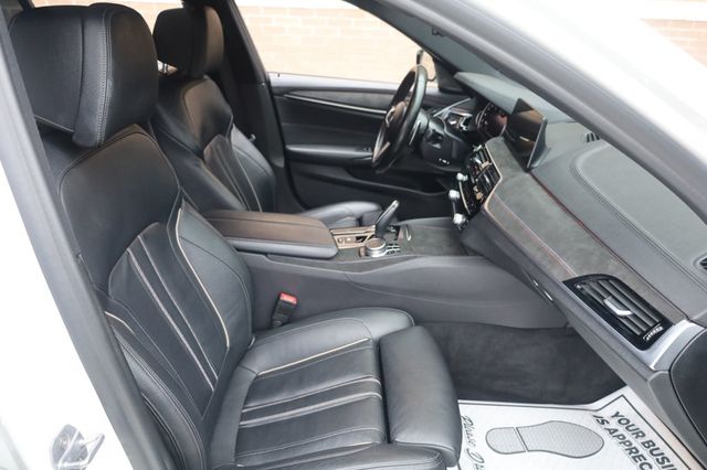 2019 BMW 5 Series M550i xDrive - 22935961 - 17