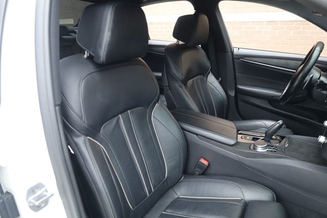 2019 BMW 5 Series M550i xDrive - 22935961 - 18