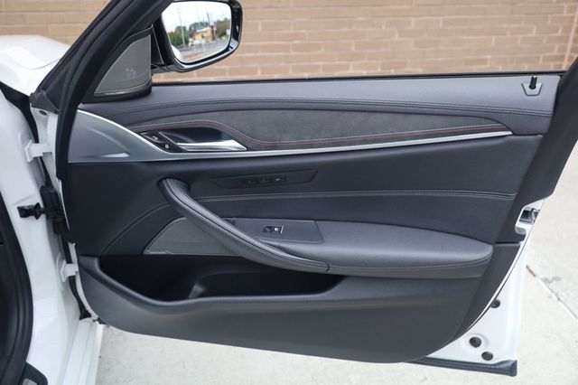 2019 BMW 5 Series M550i xDrive - 22935961 - 24