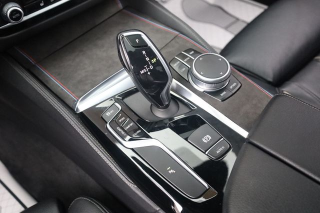 2019 BMW 5 Series M550i xDrive - 22935961 - 29