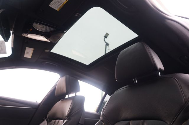 2019 BMW 5 Series M550i xDrive - 22935961 - 37