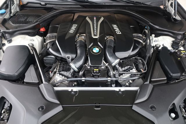 2019 BMW 5 Series M550i xDrive - 22935961 - 38