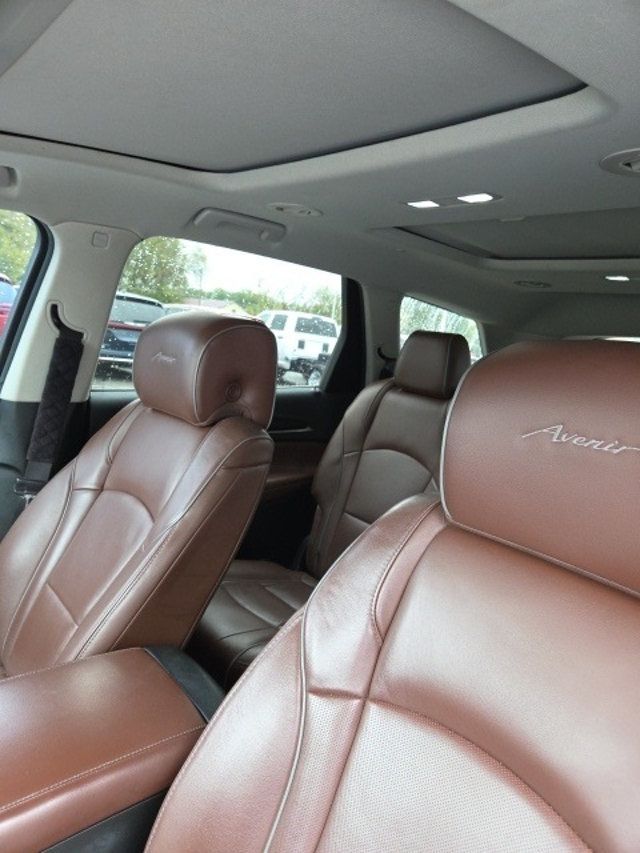 2019 Buick Enclave FWD 4dr Avenir - 22937412 - 10