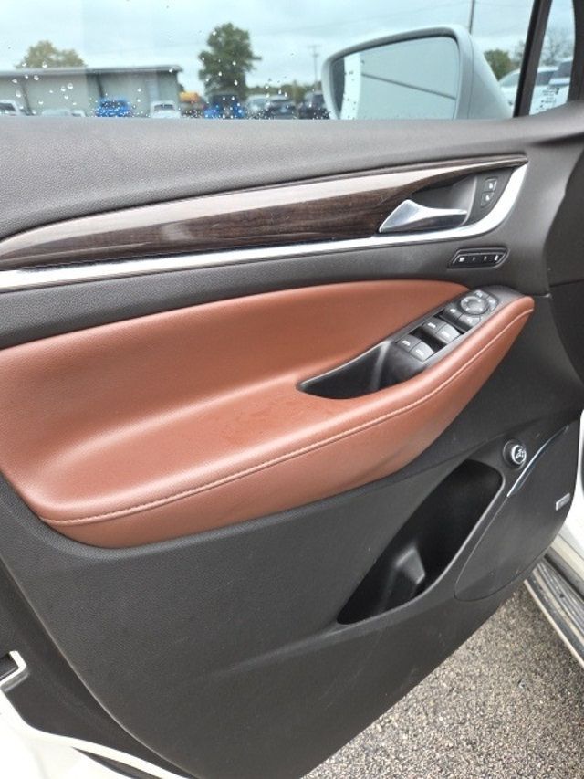 2019 Buick Enclave FWD 4dr Avenir - 22937412 - 8