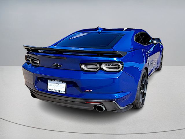 2019 Chevrolet Camaro 2dr Coupe 1LT with Upgraded Engine & Wheels and RS Package - 22935244 - 4