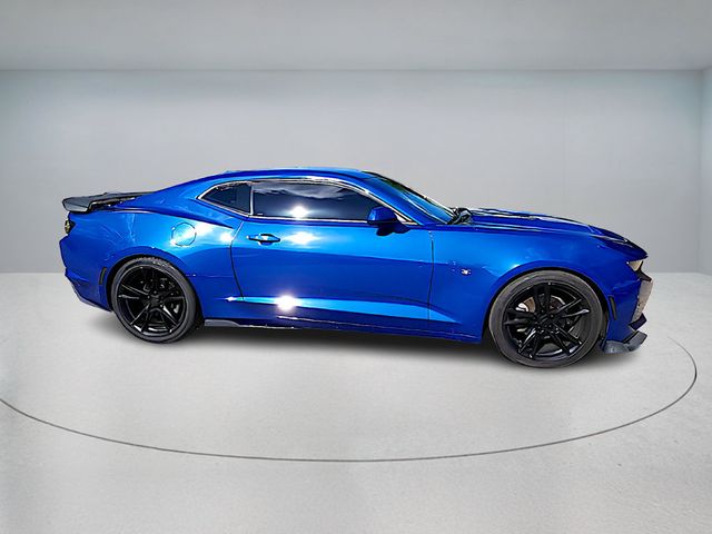 2019 Chevrolet Camaro 2dr Coupe 1LT with Upgraded Engine & Wheels and RS Package - 22935244 - 6