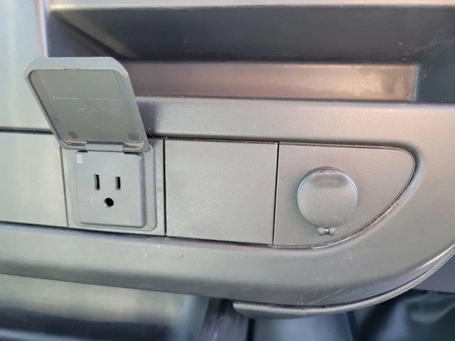 2019 Chevrolet Express 3500 Cargo Extended Van 3D - 22924946 - 11