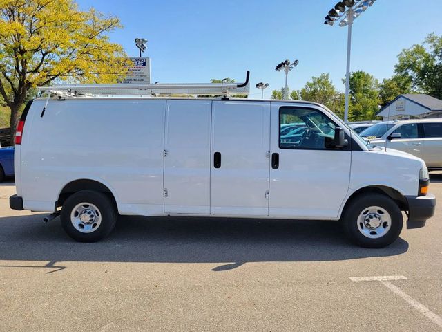 2019 Chevrolet Express 3500 Cargo Extended Van 3D - 22924946 - 2
