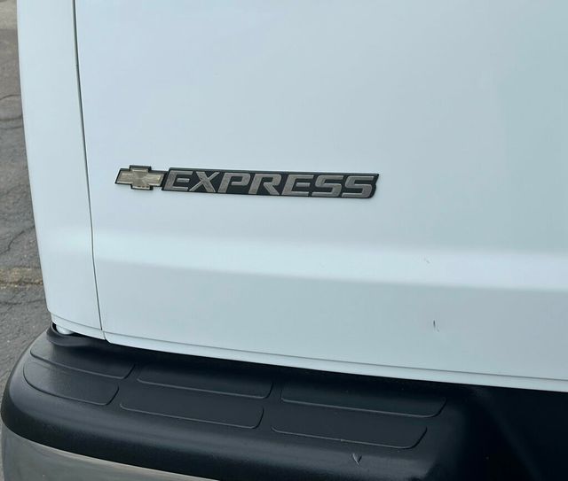 2019 Chevrolet Express Passenger RWD 3500 155" LT - 22378510 - 35