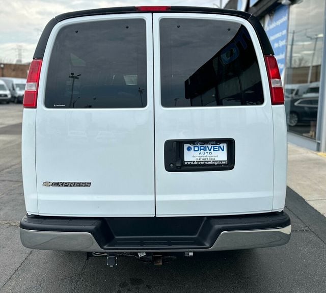 2019 Chevrolet Express Passenger RWD 3500 155" LT - 22378510 - 3