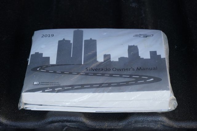 2019 Chevrolet Silverado 1500 4WD Crew Cab 147" Custom Trail Boss - 22937590 - 17