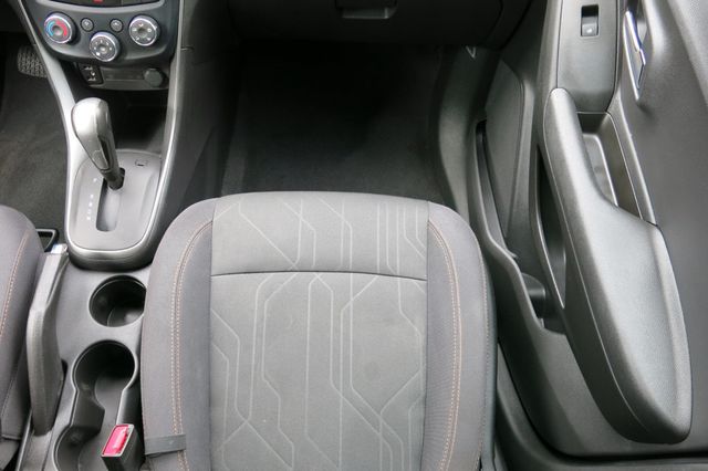 2019 Chevrolet Trax FWD 4dr LT - 22779805 - 56
