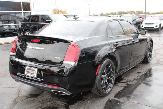 2019 Chrysler 300 300S RWD - 22937090 - 7