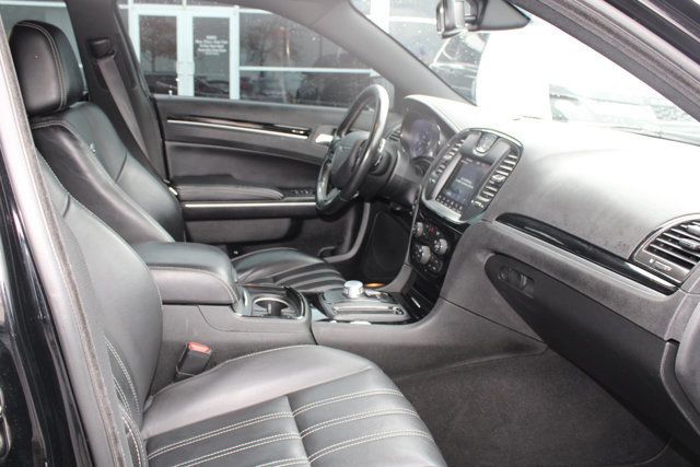 2019 Chrysler 300 300S RWD - 22937090 - 8