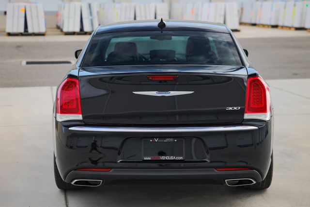 2019 Chrysler 300 Limited RWD - 22818514 - 10