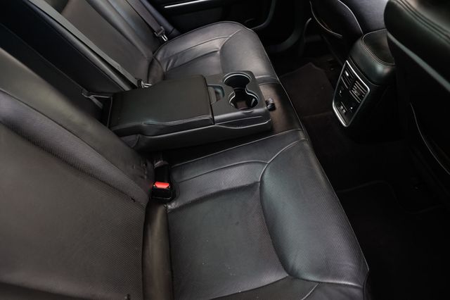 2019 Chrysler 300 Limited RWD - 22818514 - 11