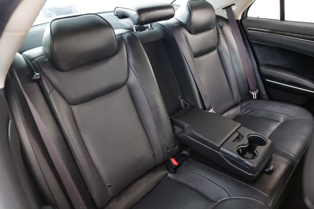 2019 Chrysler 300 Limited RWD - 22818514 - 13