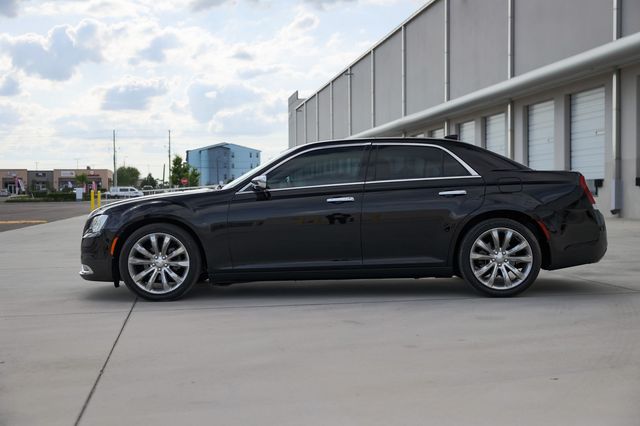 2019 Chrysler 300 Limited RWD - 22818514 - 4