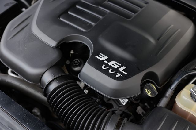 2019 Chrysler 300 Limited RWD - 22818514 - 51