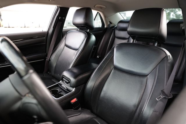 2019 Chrysler 300 Limited RWD - 22818514 - 5