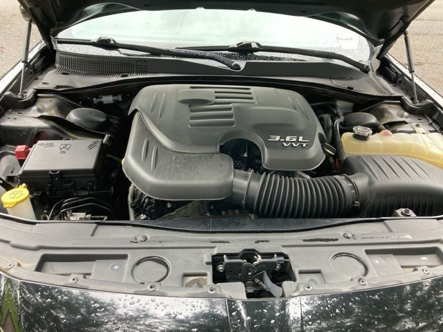 2019 Chrysler 300 Touring - 22919956 - 18