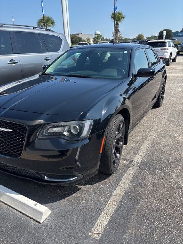 2019 Chrysler 300 Touring - 22919956 - 1