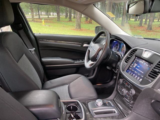 2019 Chrysler 300 Touring - 22919956 - 22