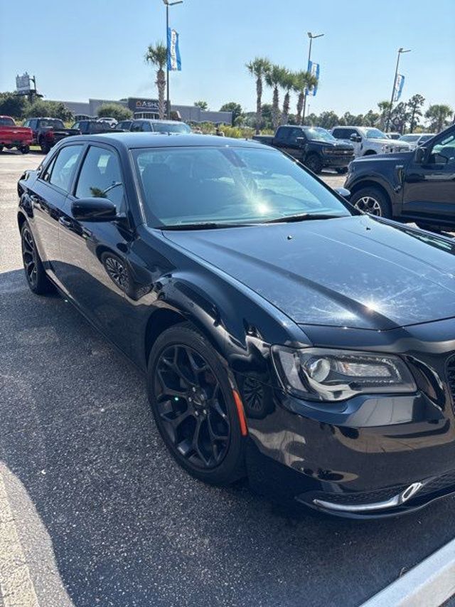2019 Chrysler 300 Touring - 22919956 - 2
