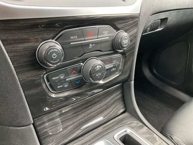 2019 Chrysler 300 Touring - 22919956 - 30
