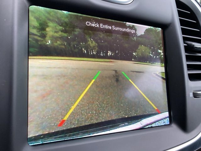 2019 Chrysler 300 Touring - 22919956 - 32