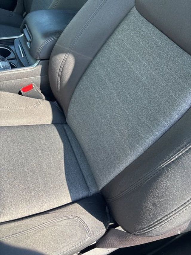 2019 Chrysler 300 Touring - 22919956 - 4