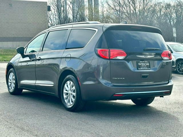 2019 Chrysler Pacifica Touring L FWD - 22353887 - 6