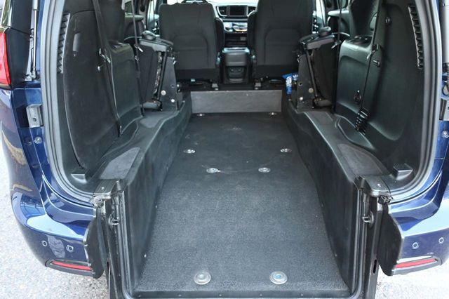 2019 Chrysler Pacifica Touring Plus FWD - 22927926 - 19