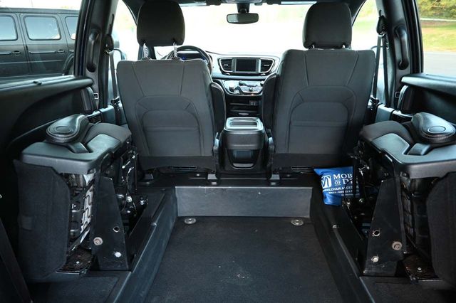 2019 Chrysler Pacifica Touring Plus FWD - 22927926 - 20