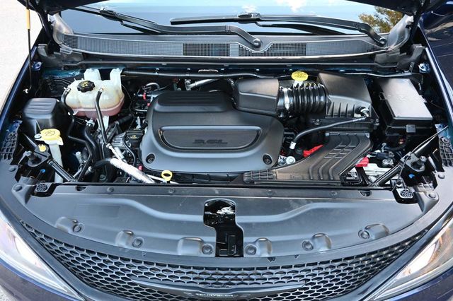 2019 Chrysler Pacifica Touring Plus FWD - 22927926 - 34
