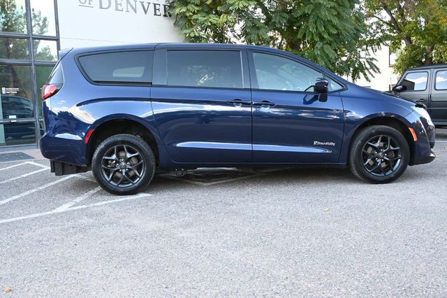 2019 Chrysler Pacifica Touring Plus FWD - 22927926 - 4