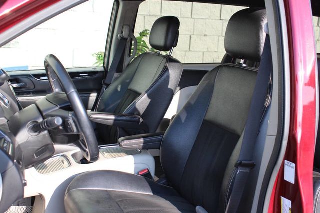 2019 Dodge Grand Caravan SXT 4dr Mini Van - 22889870 - 11